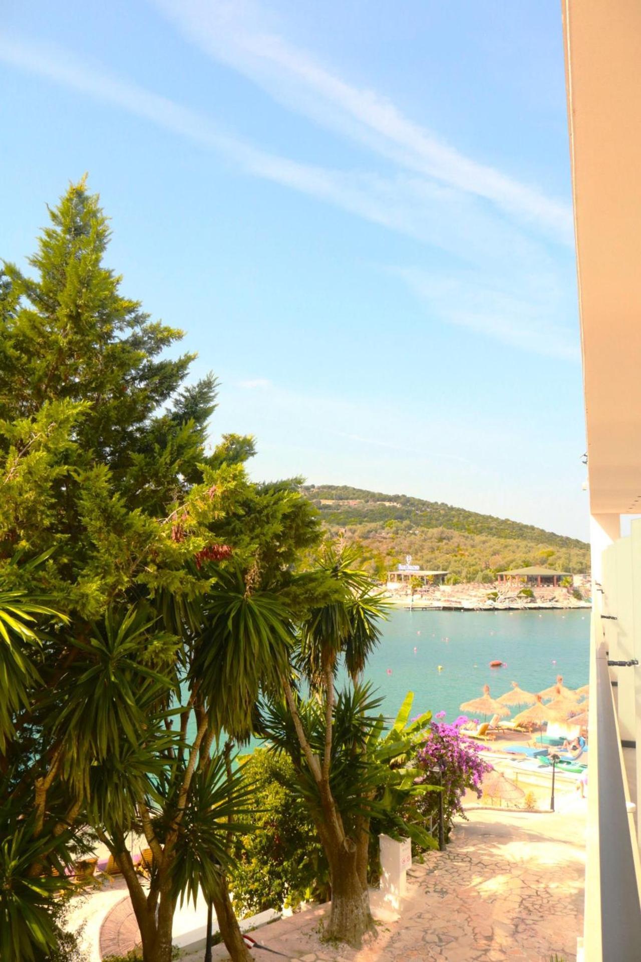 Manta Hotel Ksamil Exterior foto